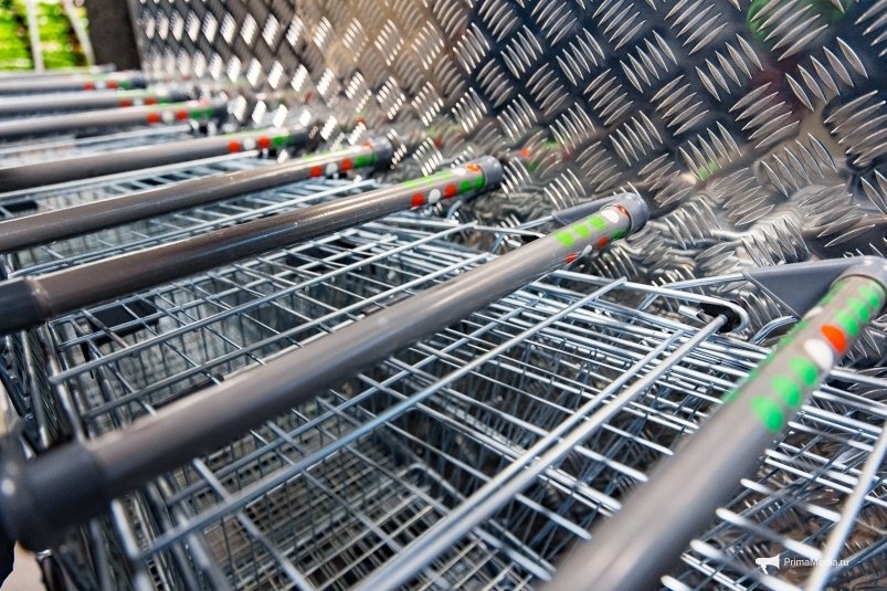 Тележки для покупок в супермаркете Илья Аверьянов, ИА PrimaMedia