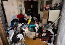 Москвичка оставила одного двухлетнего ребенка в захламленной квартире e91d870b-03ce-4caa-81ea-3acb9b59c1e0-6808db4f