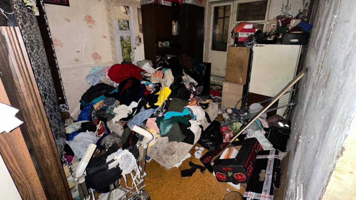 Москвичка оставила одного двухлетнего ребенка в захламленной квартире