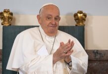 В Ватикане прокомментировали возможное решение Папы Римского f1ffd44a-e833-4fd0-868c-fb99f69a31c5-680b9cbf