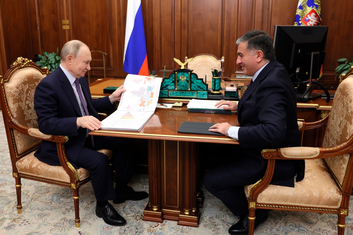 Президент России Владимир Путин встретился с Амираном Муцоевым для обсуждения развития развлекательной индустрии в России