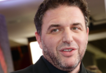 А как же Нинидзе Виторгана сняли в обнимку с яркой актрисой a kak zhe ninidze vitorgana snyali v obnimku s yarkoj aktrisoj-news-blog-ru-174118021900-0