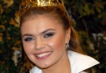 Алина Кабаева в Санкт-Петербурге с сумкой Valentino восхитила поклонников alina kabaeva v sanktpeterburge s sumkoj voshitila poklonnikov-news-blog-ru-174285811000-0