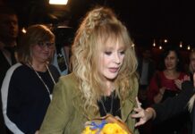 Алла Пугачева и Кристина Орбакайте делятся теплым семейным фото с Клавдией Земцовой alla pugacheva i kristina orbakajte delyatsya teplym semejnym foto s klavdiej zemczovoj-news-blog-ru-174251098600-0