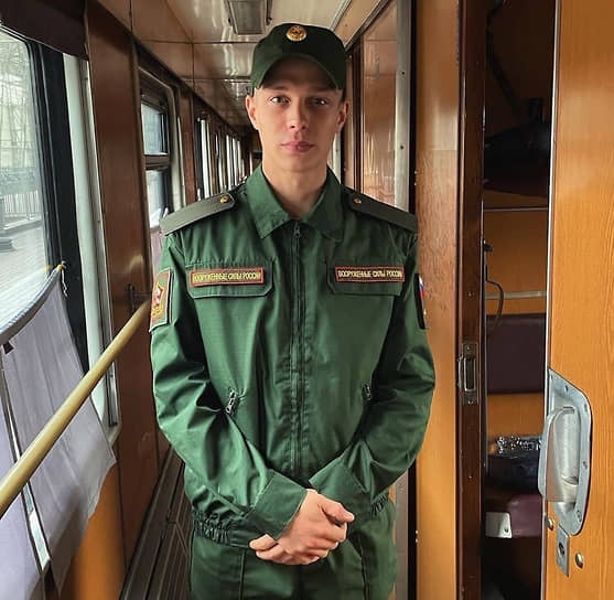 Сыгравшему ряд военных ролей Калюжному теперь предстоит настоящая служба или обвинение в уклонении от нее