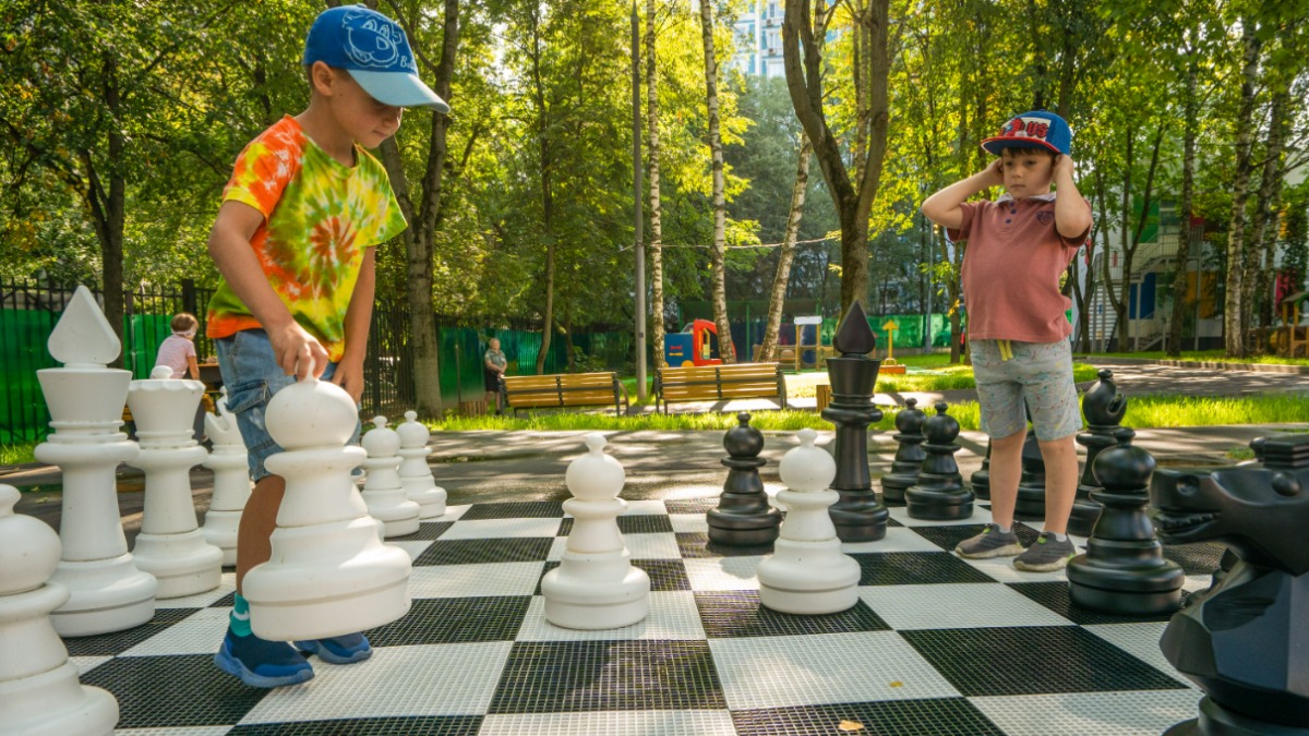 Территории более 60 образовательных учреждений благоустроят в этом году в Москве