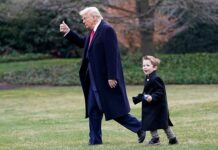 Дональд Трамп и сын Илона Маска X Æ A-Xii направляются к вертолету у Белого дома donald tramp i syn ilona maska napravlyayutsya k vertoletu u belogo doma-news-blog-ru-174234315900-0