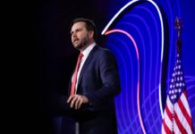 Джей Ди Вэнс защищает Уиткоффа при яростной критике Украины и позиции Зеленского dzhej di vens zashhishhaet uitkoffa pri yarostnoj kritike ukrainy i poziczii zelenskogo-news-blog-ru-174284245200-0