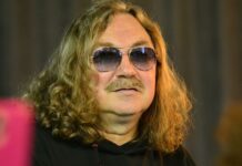 Игорь Николаев и Валерия восхитили поклонников дуэтом с Юлией Проскуряковой igor nikolaev i valeriya voshitili poklonnikov duetom s yuliej proskuryakovoj-news-blog-ru-174231704600-0