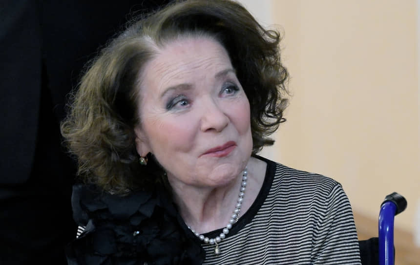 Лариса Голубкина светлая память ЦАТРА и Гусарской балладе Россией-0