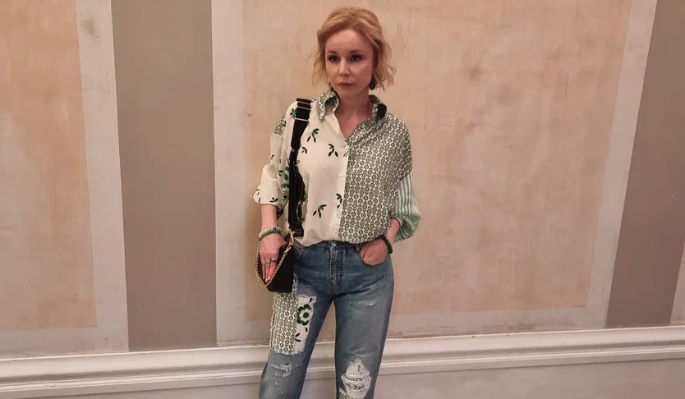 Зудина в траурном виде не смогла сдержать эмоции у гроба Табакова