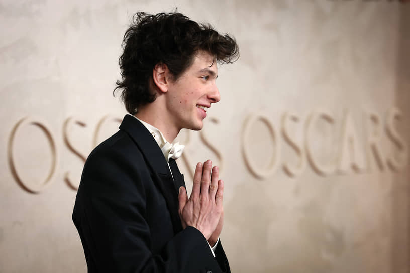 Марк Эйдельштейн развивает карьеру в кино и образовании Школы-студии МХАТ-0