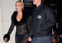 milli bobbi braun i dzhejk bon dzhovi siyayut v nyujorke v stilnyh obrazah ot -news-blog-ru-174193673200-0