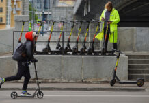 Минтранс подготовил проект изменений в ПДД для пользователей самокатов Катание на электросамокатах в Москве