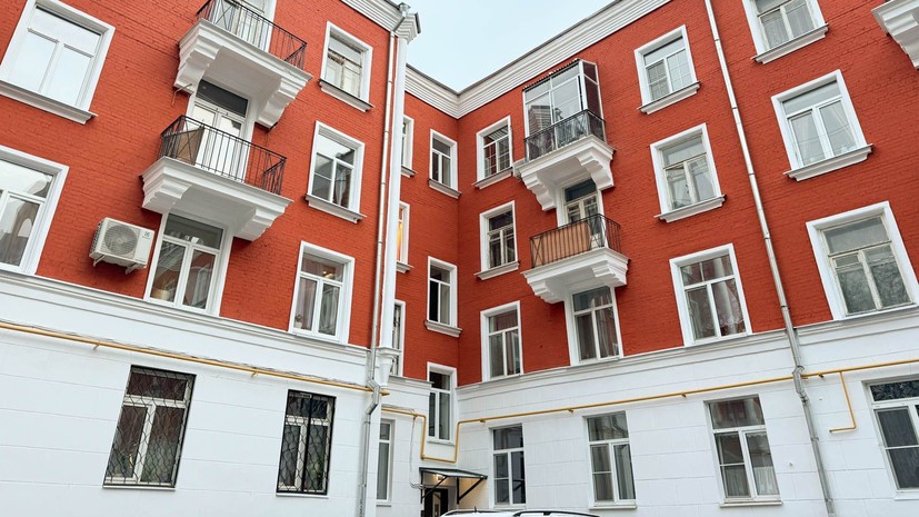 В Москве отремонтировали более 400 домов с фасадами красного цвета за 10 лет