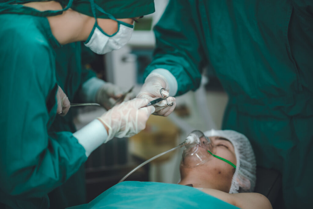 операция под наркозом