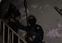 Операция СОБР «Росомаха» и ОМОН «Медведь» на Кольской 10 в Мурманске успешно завершена operacziya sobr rosomaha i omon medved na kolskoj 10 v murmanske uspeshno zavershena-news-blog-ru-174340300900-0