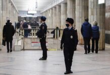 Оперативное задержание нарушителя на станции метро «Пыхтино» в Москве operativnoe zaderzhanie narushitelya na stanczii metro pyhtino v moskve-news-blog-ru-174231257600-0