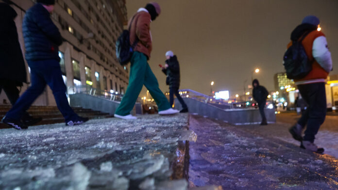 Последствия ледяного дождя в Москве