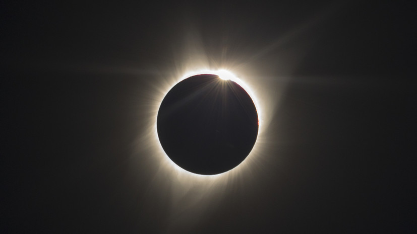Россиянам дали советы по наблюдению за солнечным затмением 29 марта