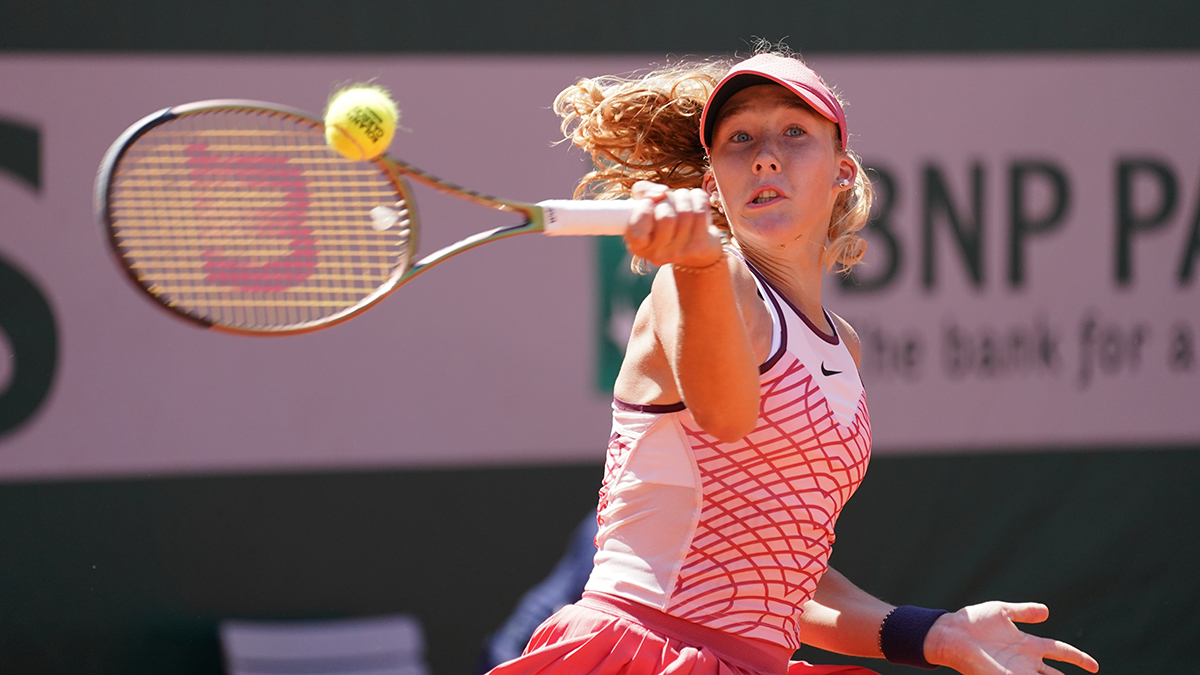 Теннисистка Андреева из РФ обыграла белоруску Соболенко в финале турнира в США