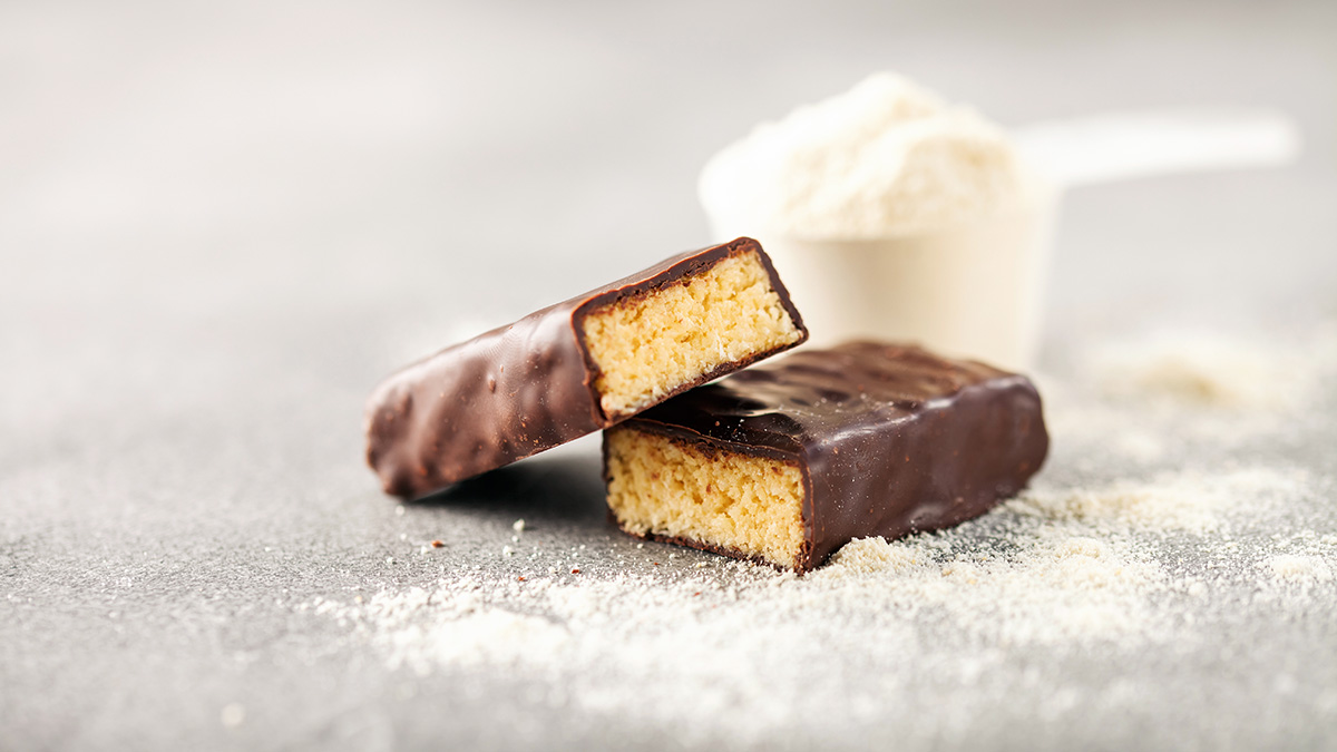 Как выбрать полезные протеиновые снеки