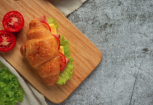 Сэндвич-круассан с яйцом, форелью и сулугуни — идеальный рецепт для быстрого завтрака sendvichkruassan s yajczom forelyu i suluguni idealnyj reczept dlya bystrogo zavtraka-news-blog-ru-174124517900-0