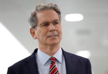 Скотт Бессент о возможном возврате России в SWIFT и действиях Дональда Трампа skott bessent o vozmozhnom vozvrate rossii v i dejstviyah donalda trampa-news-blog-ru-174302251600-0