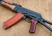 Сотрудники полиции Артёма пресекли стрельбу у рынка — задержан подозреваемый sotrudniki policzii artyoma presekli strelbu u rynka zaderzhan podozrevaemyj-news-blog-ru-174285298600-0