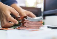 Тайные листовки «Бремя героев» в Москве — фейк или провокация против Минобороны РФ tajnye listovki bremya geroev v moskve fejk ili provokacziya protiv minoborony rf-news-blog-ru-174231138600-0