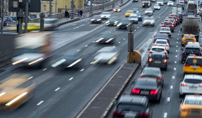 В России снова станут штрафовать за превышение средней скорости