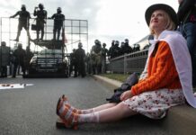 Железная хватка Лукашенко Роль Москвы и уроки Киргизских революций для Минска zheleznaya hvatka lukashenko rol moskvy i uroki kirgizskih revolyuczij dlya minska-news-blog-ru-174238803500-0