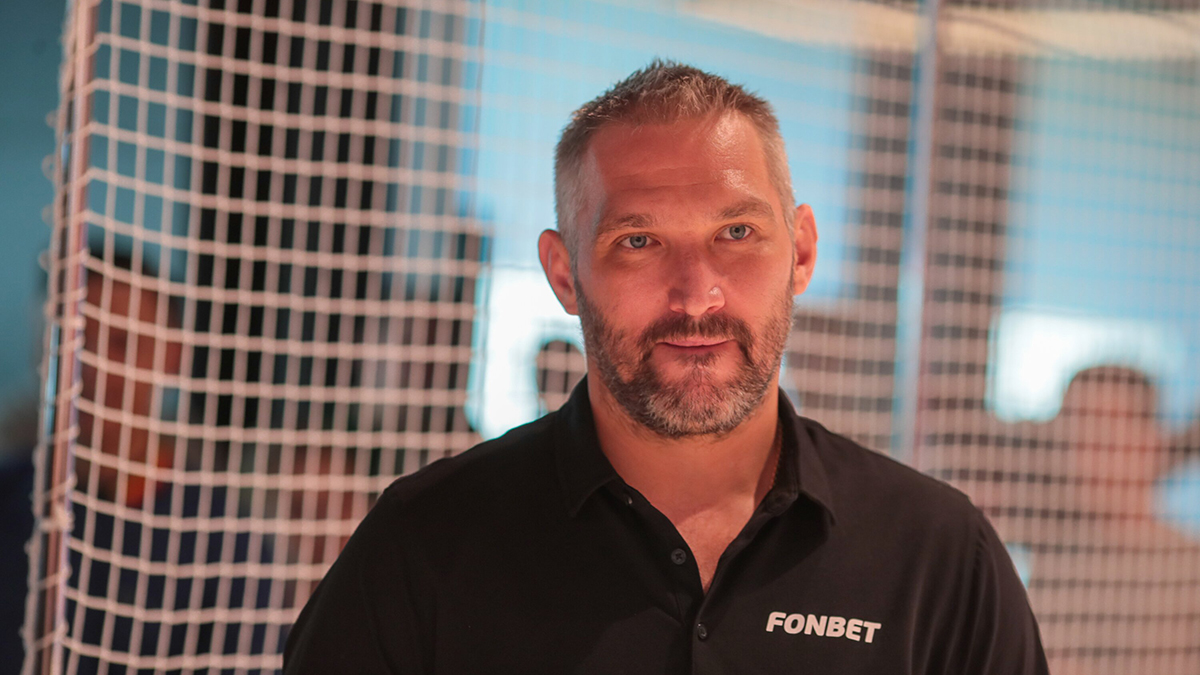 «Вашингтон Кэпиталз» подарил Овечкину золотую клюшку в честь побитого рекорда