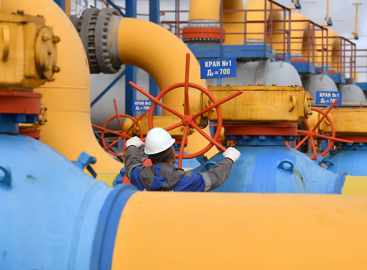 ЕС вступает в схватку - Еврокомиссия пытается разорвать газовые контракты с Россией без потерь-0