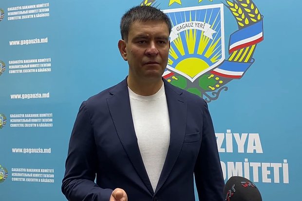 Виктор Петров