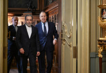 Иран и США продолжают переговоры в Омане с Аббасом Арагчи iran i ssha prodolzhayut peregovory v omane s abbasom aragchi-news-blog-ru-174497647800-0