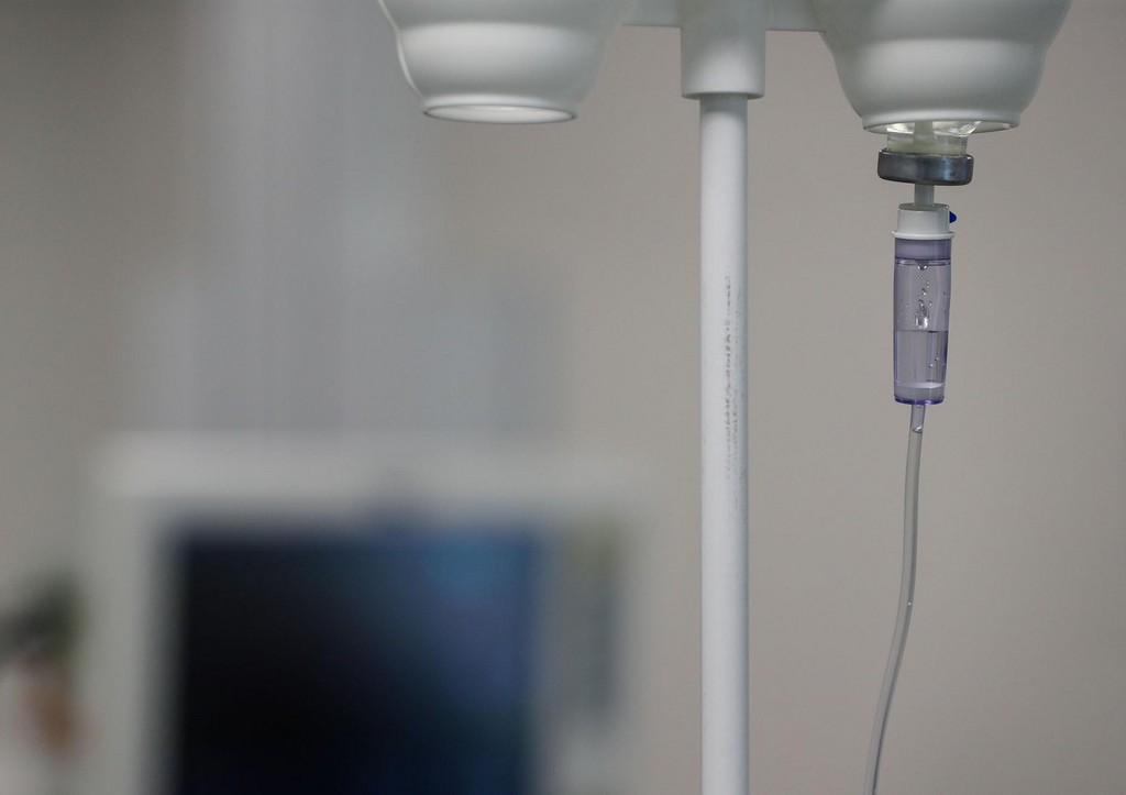 Известная модель впала в кому после операции на мозге и умерла