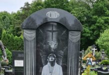 На Троекуровском кладбище установлен монумент в память о Николае Караченцове от сына Андрея na troekurovskom kladbishhe ustanovlen monument v pamyat o nikolae karachenczove ot syna andreya-news-blog-ru-174537714900-0