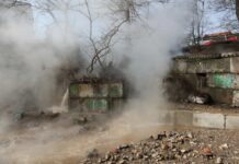 Специалисты МУПВ "ВПЭС" ликвидируют аварию на ул. Русской, 45 во Владивостоке speczialisty mupv vpes likvidiruyut avariyu na ul russkoj 45 vo vladivostoke-news-blog-ru-174576290700-0