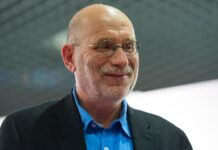 Суд поддержал Бориса Акунина-иноагента в споре с Татьяной Викентьевой sud podderzhal borisa akuninainoagenta v spore s tatyanoj vikentevoj-news-blog-ru-174600890000-0