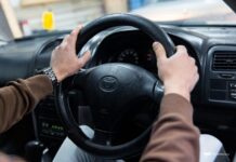 УМВД Приморья активно расследует случай работы несовершеннолетнего таксиста umvd primorya aktivno rassleduet sluchaj raboty nesovershennoletnego taksista-news-blog-ru-174371367900-0