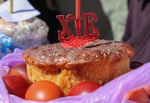 УПЦ подвергается критике за пасхальную литургию в Киево-Печерской лавре upcz podvergaetsya kritike za pashalnuyu liturgiyu v kievopecherskoj lavre-news-blog-ru-174516466100-0