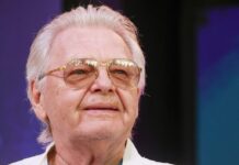 Юрий Антонов выделил 60 тысяч рублей на помощь животным и вспомнил Бедроса Киркорова yurij antonov vydelil 60 tysyach rublej na pomoshh zhivotnym i vspomnil bedrosa kirkorova-news-blog-ru-174551482900-0