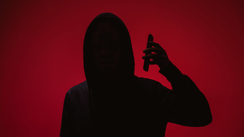 Россиян предупредили об опасной мошеннической схеме «Два звонка»