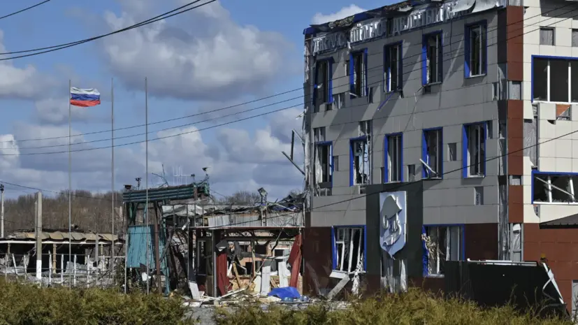 Песков: Украина бьёт по жилым домам, а Россия — только по военным целям