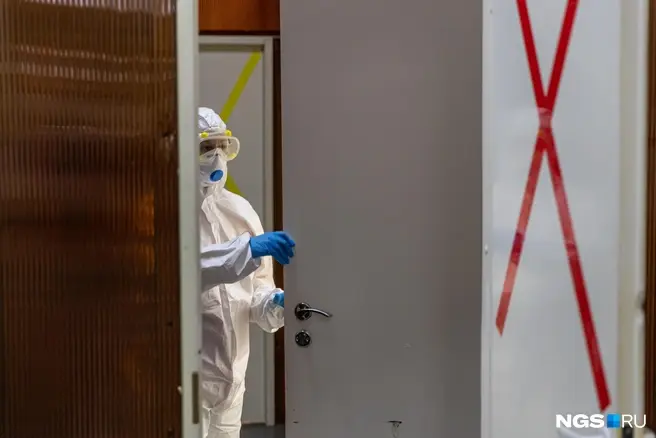 Штамм NB.1.8.1 принципиально не отличается от других вариантов коронавируса, уверяют врачи | Источник: Александр Ощепков / NGS.RU