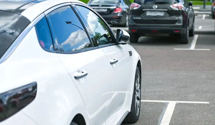 На Олимпийском проспекте организована парковка на 50 с лишним мест