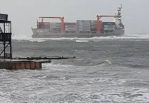 Контейнеровоз MSC ELSA 3 с опасным грузом затонул у города Кочи, Индия kontejnerovoz 3 s opasnym gruzom zatonul u goroda kochi indiya-news-blog-ru-174820102200-0