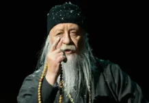 leonid yakubovich i eduard boyakov voshishhayut publiku novym lavrom v mhat imeni gorkogo-news-blog-ru-174854830000-0