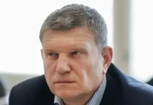 Олег Савченко и Юрий Напсо обсуждают изменения в Государственной думе oleg savchenko i yurij napso obsuzhdayut izmeneniya v gosudarstvennoj dume-news-blog-ru-174776875400-0